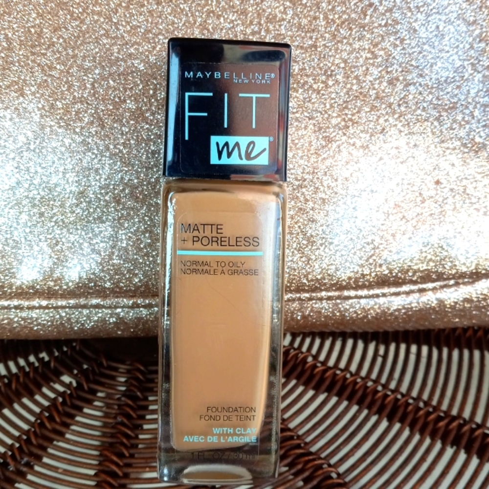 Maybelline Fit Me Matte+ Poreless Foundation